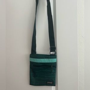 Famine crossbody bag